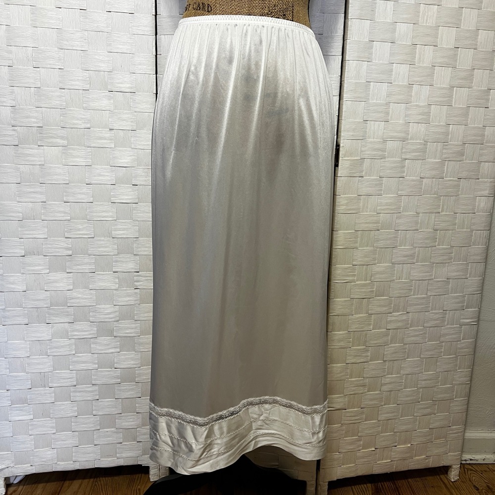 Lorraine Vintage‎ Half Slip Lace Trim Nylon Dress Extender Medium USA Made